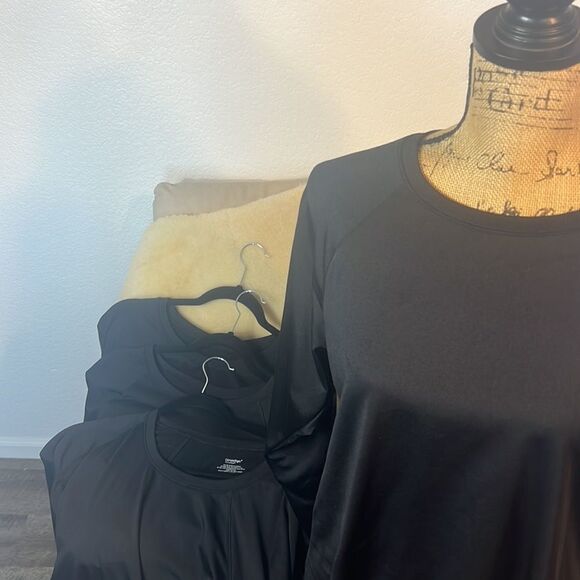 ❄️Cuddl Duds set of 4 - Picture 3 of 4